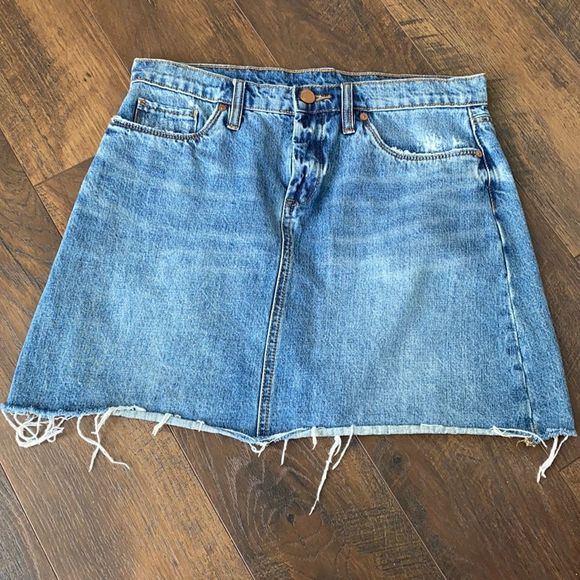 Blank NYC women’s distressed jeans skirt size 29 or size 8 - Picture 1 of 9